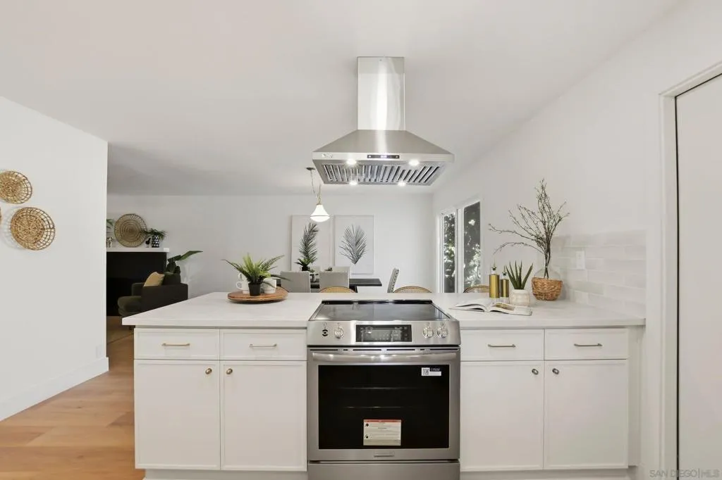 646 Barsby St, Vista, California 92084 home-pic-16