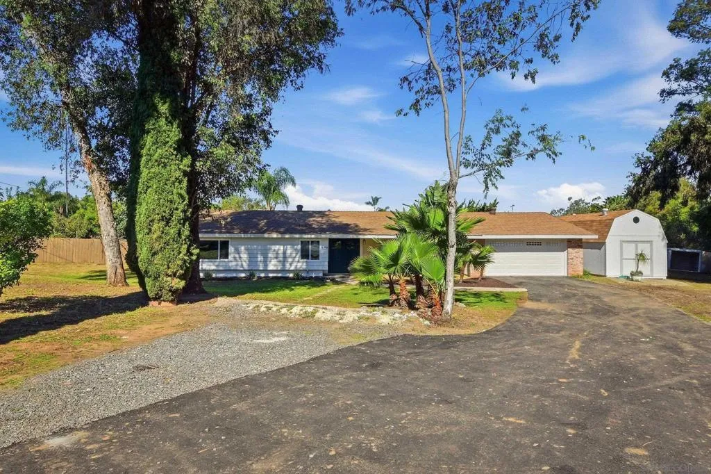 646 Barsby St, Vista, California 92084 home-pic-6
