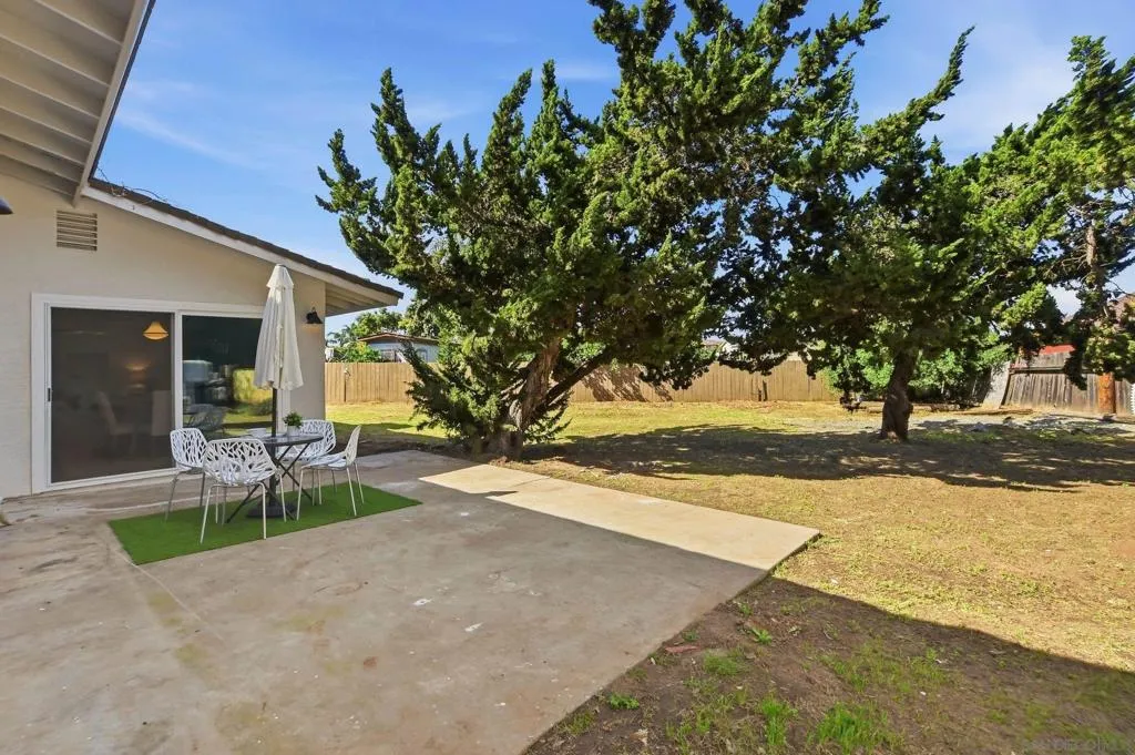 646 Barsby St, Vista, California 92084 home-pic-46