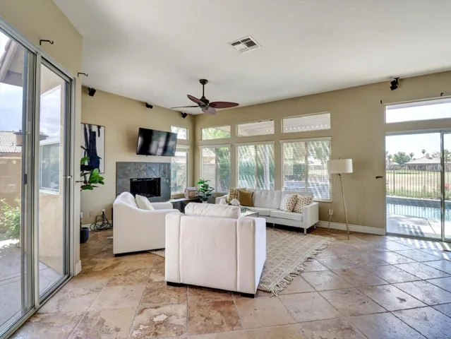 03-82809 Odlum Dr-3