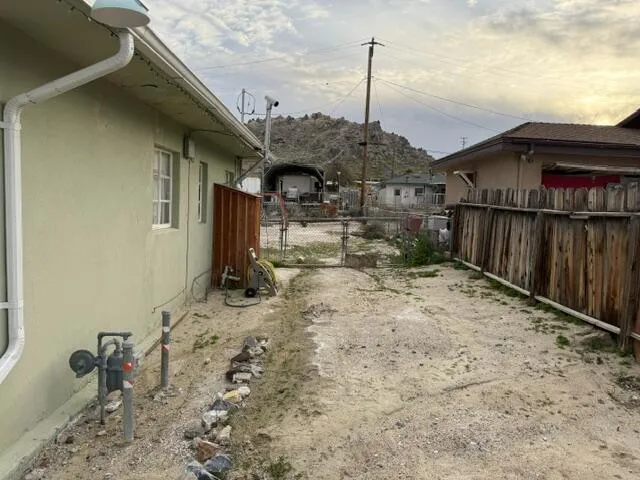 13775 Benton Street, Trona, California 93562 home-pic-22