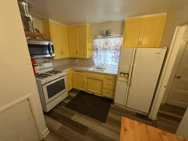 13775 Benton Street, Trona, California 93562 home-pic-12