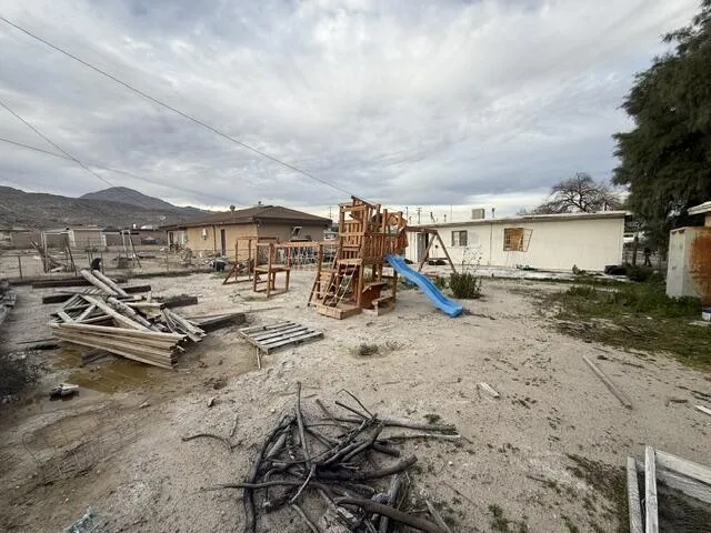 13775 Benton Street, Trona, California 93562 home-pic-18