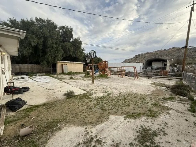 13775 Benton Street, Trona, California 93562 home-pic-16