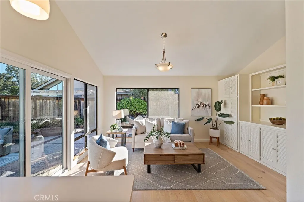1 Holly, Irvine, California 92612 home-pic-16
