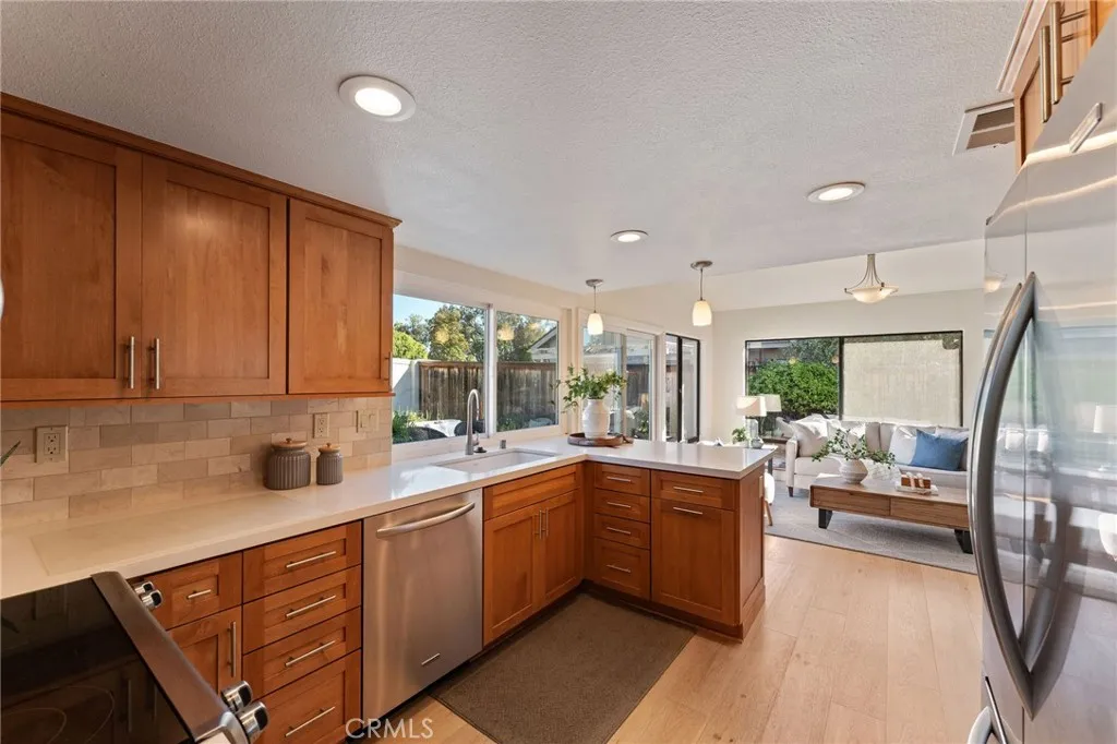 1 Holly, Irvine, California 92612 home-pic-12