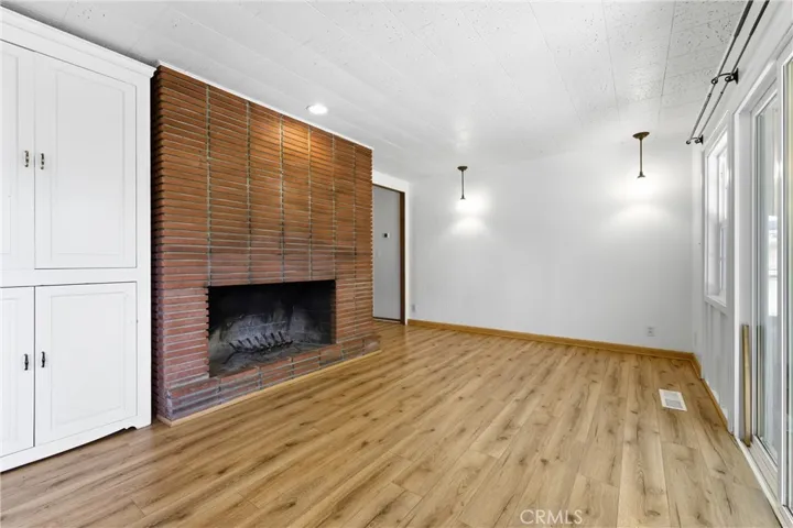 Dining Rm / Fire Place