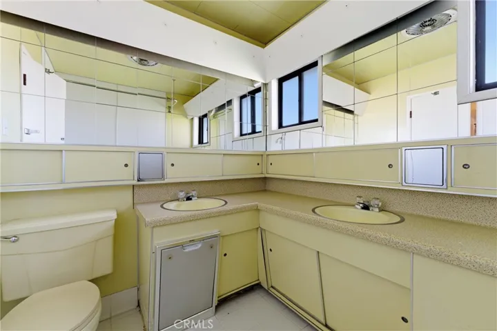 Guest Full Bath