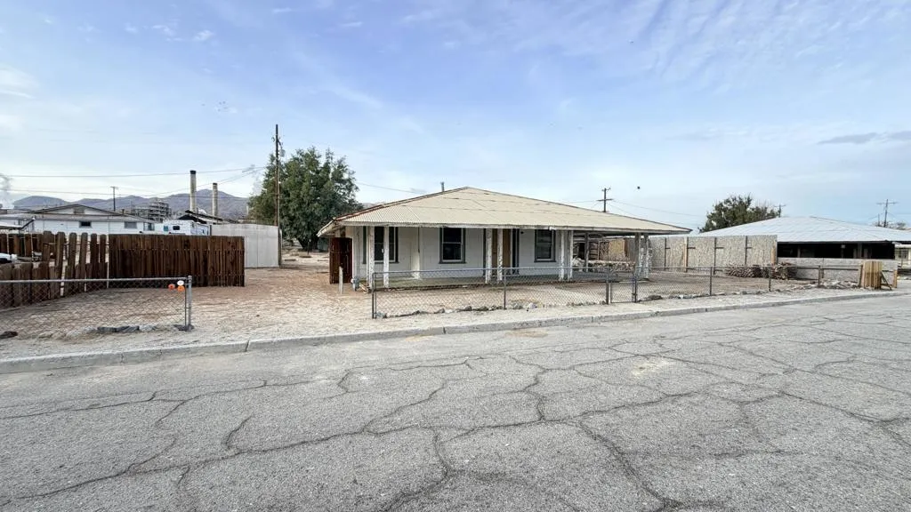82962 Panamint Avenue, Trona, California 93562 home-pic-1