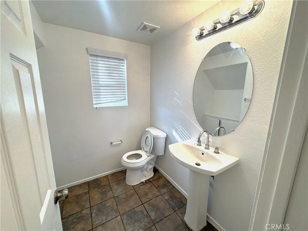 31696 Whitedove Lane, Murrieta, California 92563 home-pic-4