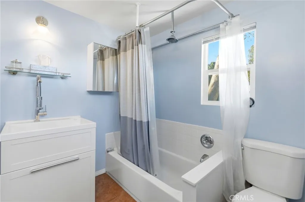 3148 Barbara Court, Los Angeles, California 90068 home-pic-40