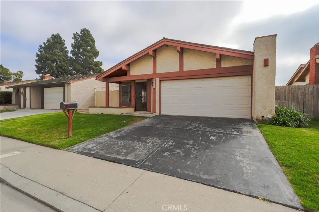 6348 Swallow, Ventura, California 93003 home-pic-2