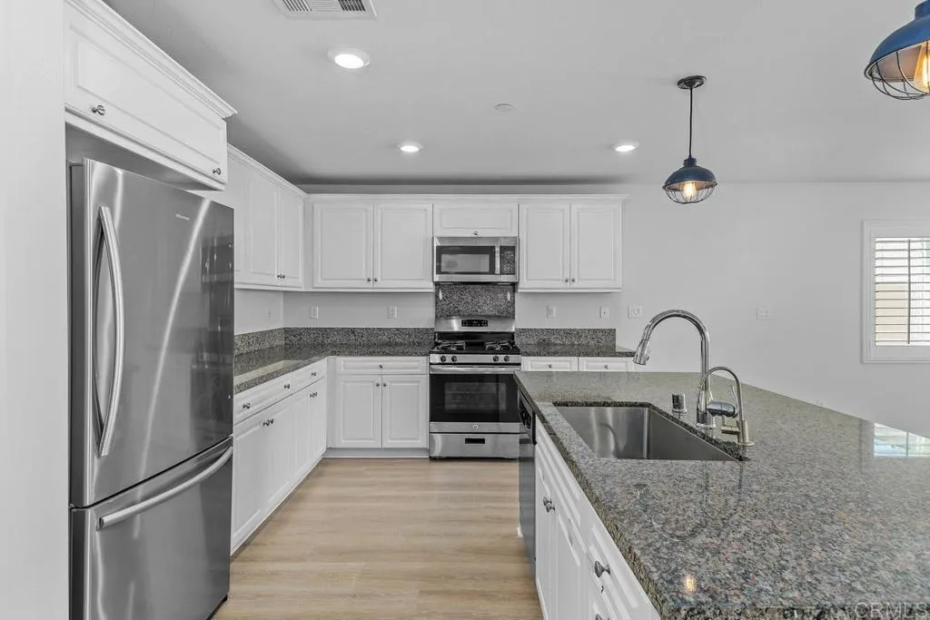 10449 Nighthawk Court, Moreno Valley, California 92557 home-pic-13