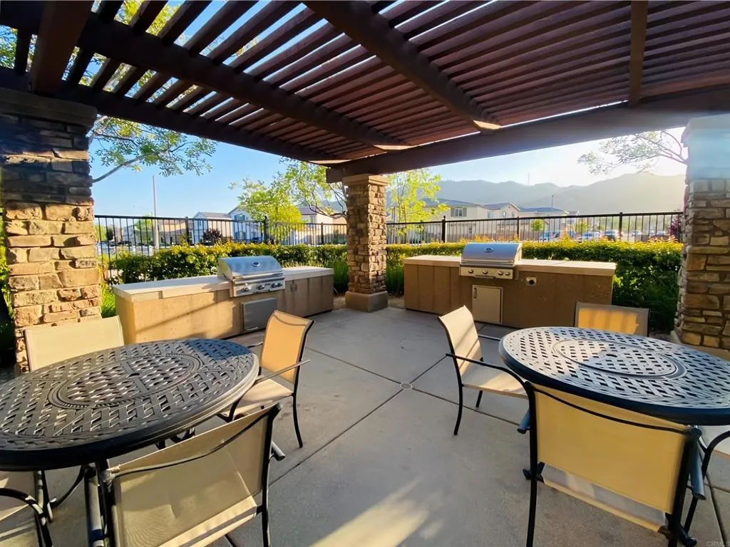 10449 Nighthawk Court, Moreno Valley, California 92557 home-pic-32