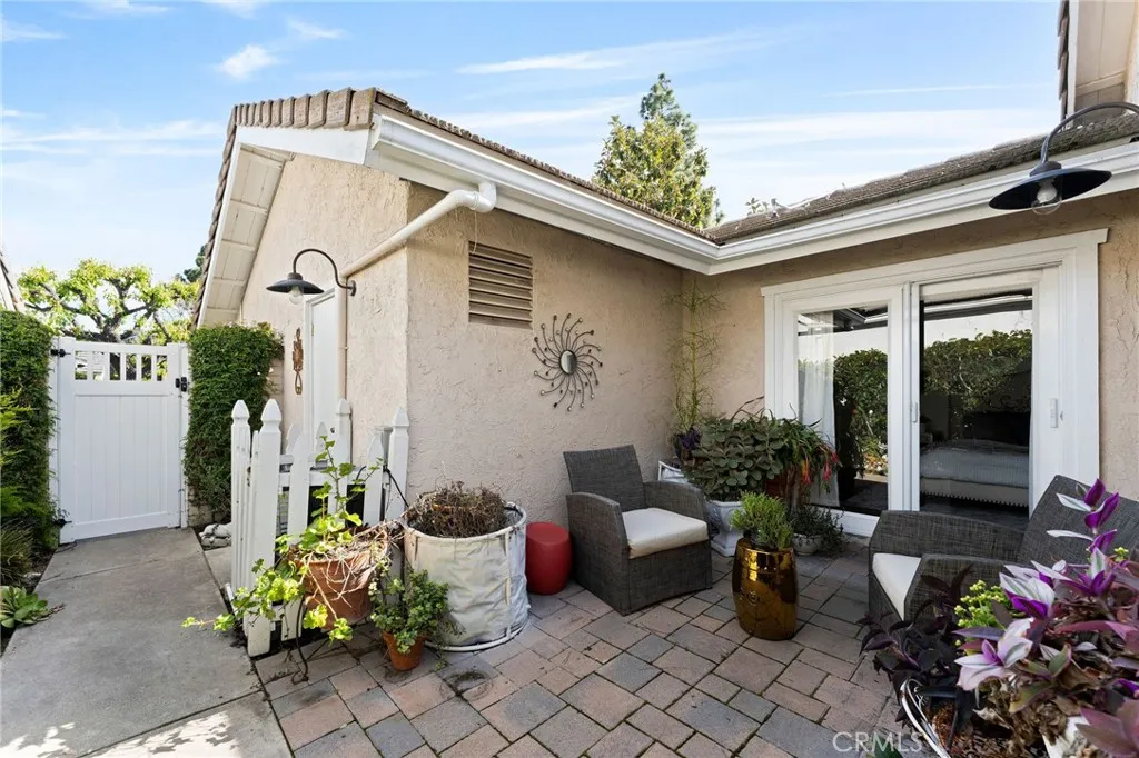 24222 Ontario, Lake Forest, California 92630 home-pic-3