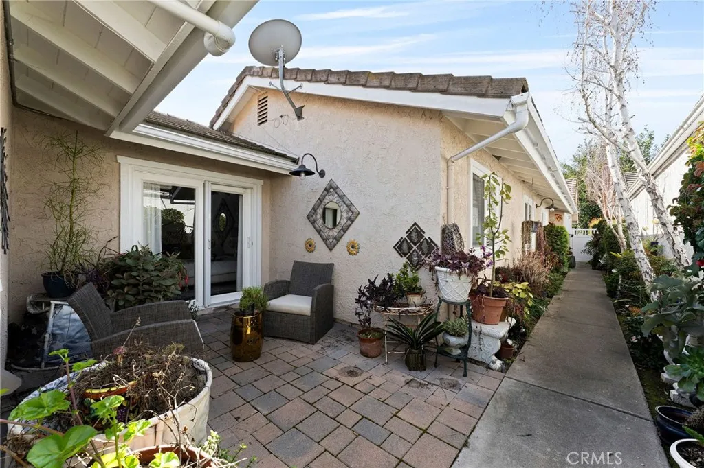 24222 Ontario, Lake Forest, California 92630 home-pic-4
