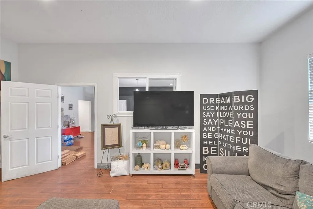 8529 Nielson, Phelan, California 92371 home-pic-33