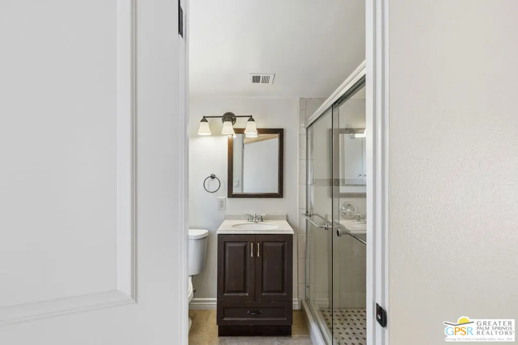 889 E Janet Circle, Palm Springs, California 92262 home-pic-15