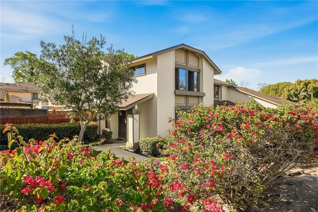 9826 Guisante Terrace, Tierrasanta, California 92124 home-pic-1