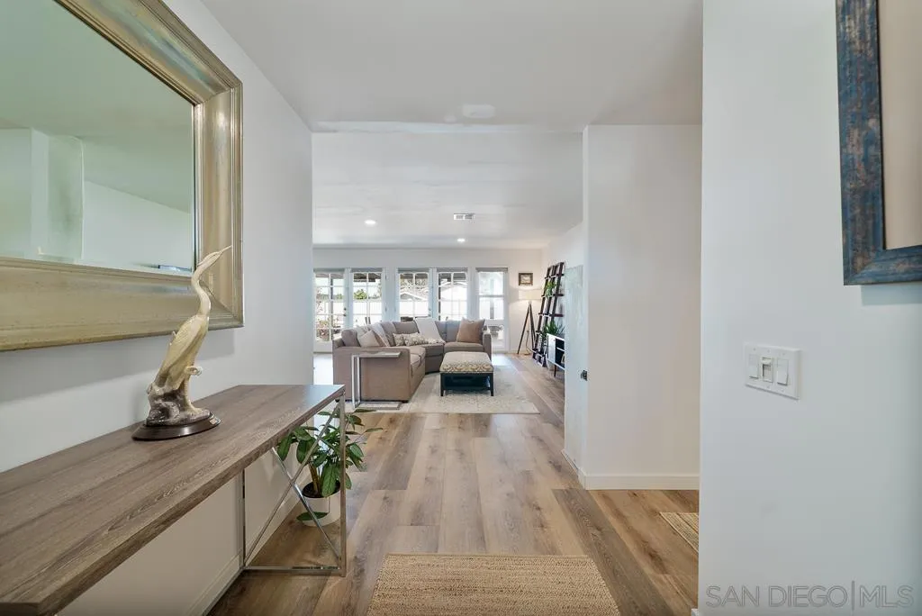 16850 Bellota Dr, San Diego, California 92128 home-pic-5