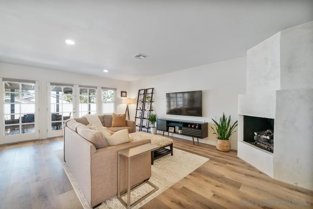 16850 Bellota Dr, San Diego, California 92128 home-pic-10