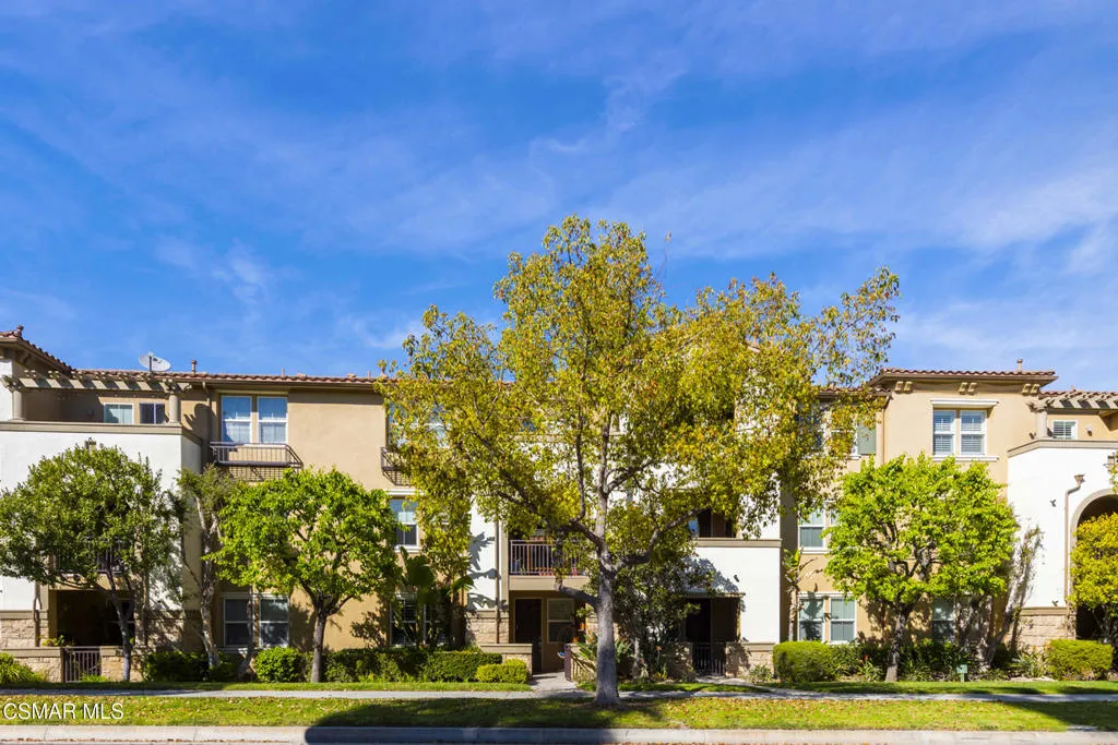 291 Riverdale Court 106, Camarillo, California 93012 home-pic-1