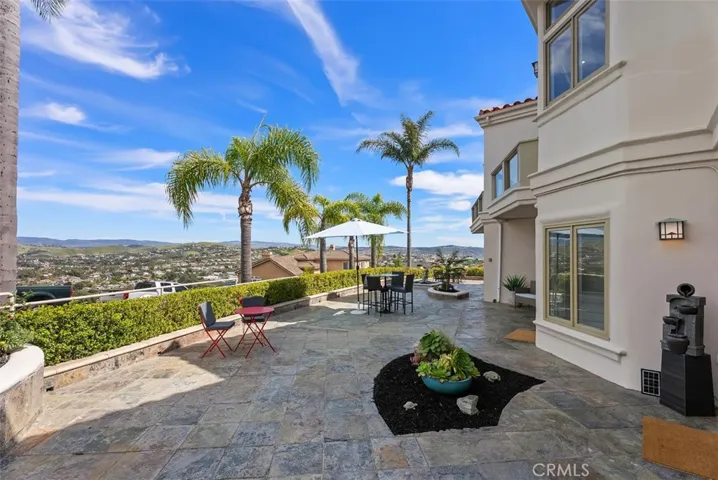 Open area with water features captures the beautiful views.