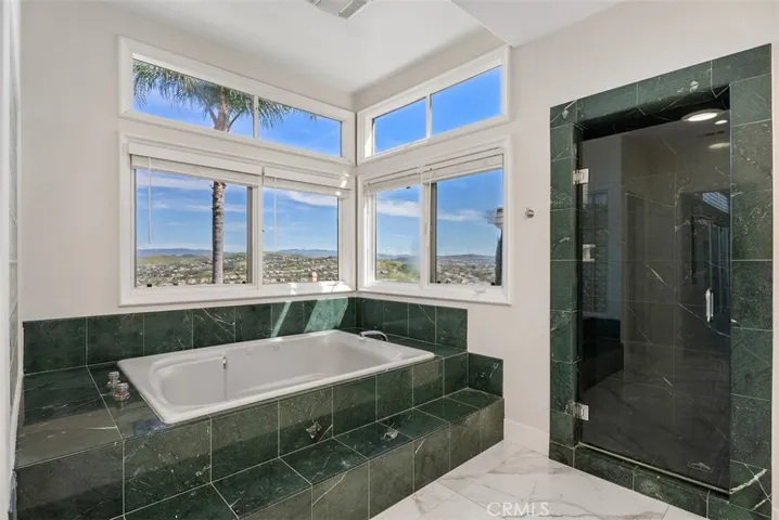 Step in and bathe with a georgeous view as you enjoy the ocean breezes.
