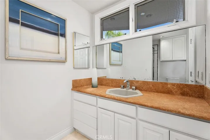 Second bedroom with it's own private bathroom.