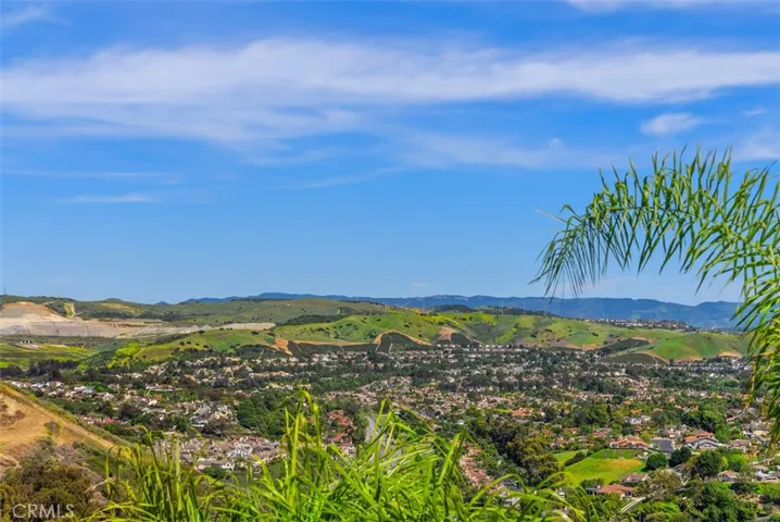 Beautiful hill views....of the surrounding communities.