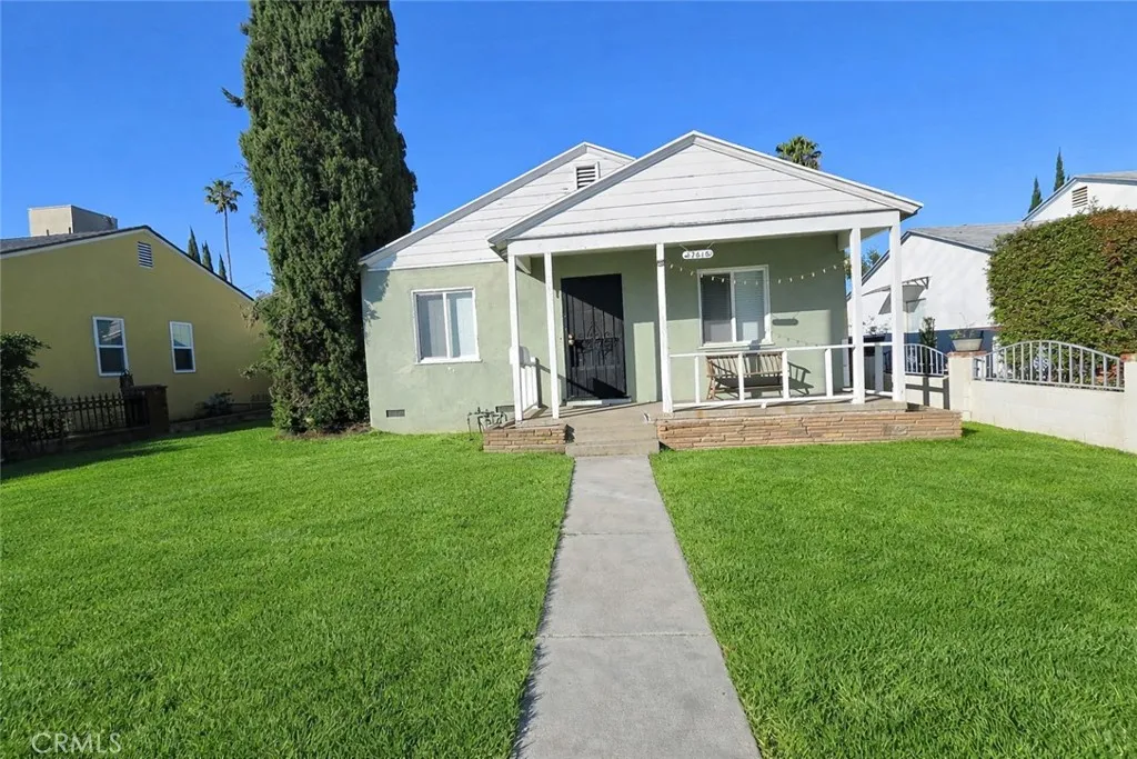 17415 Burbank Drive, Encino, California 91316 home-pic-1