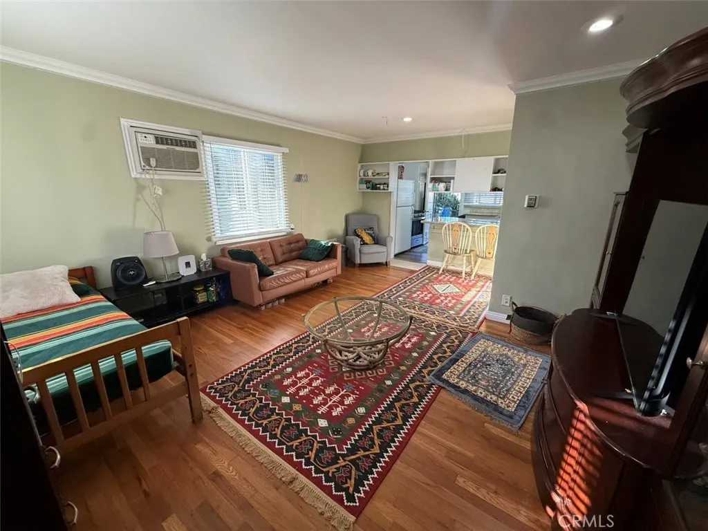 17415 Burbank Drive, Encino, California 91316 home-pic-8