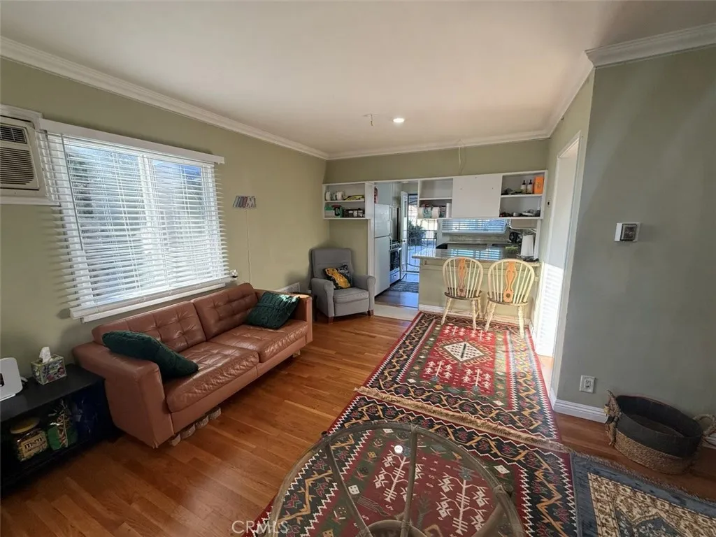 17415 Burbank Drive, Encino, California 91316 home-pic-9
