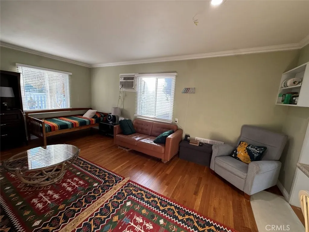 17415 Burbank Drive, Encino, California 91316 home-pic-13