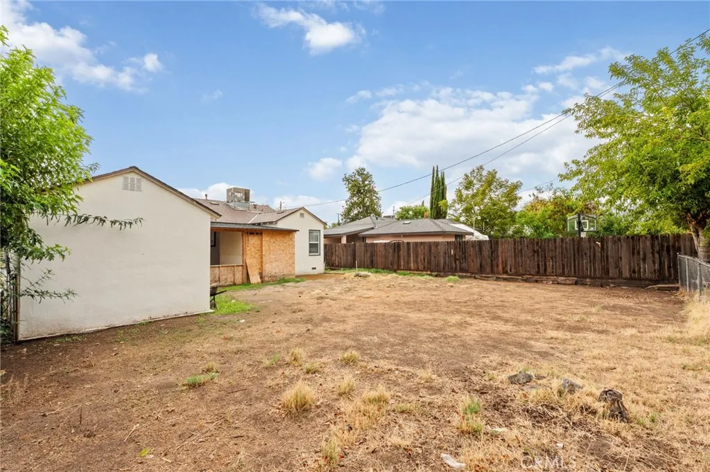 818 W Peralta, Fresno, California 93705 home-pic-26