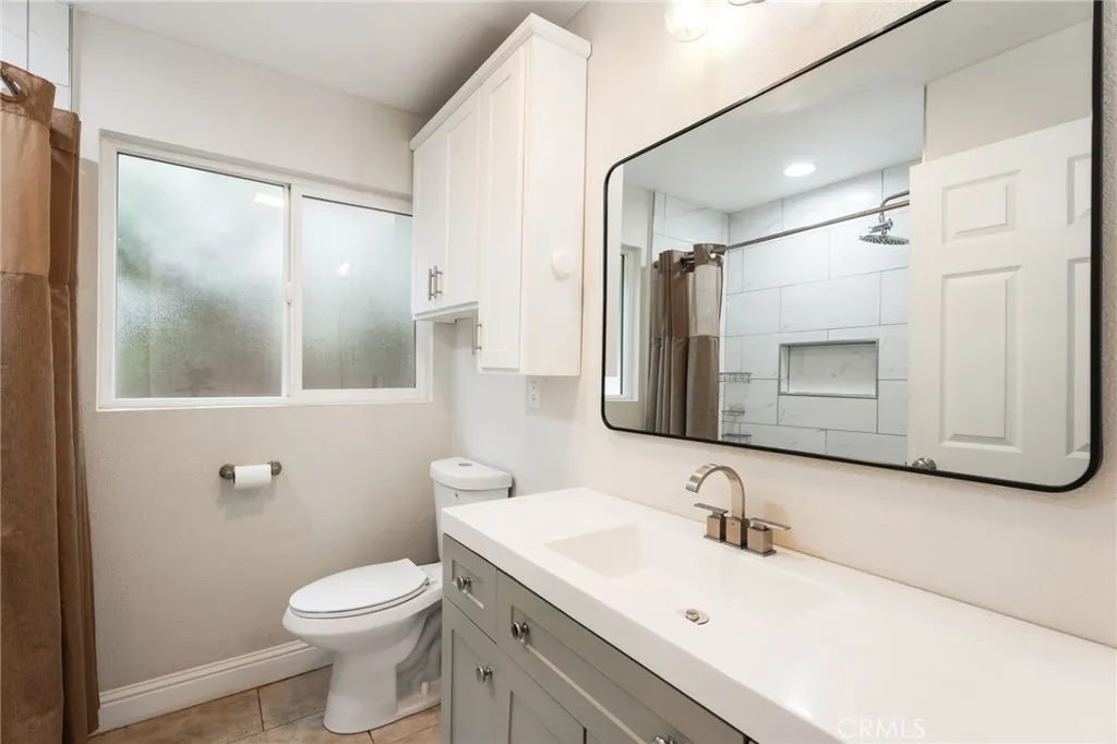 818 W Peralta, Fresno, California 93705 home-pic-17