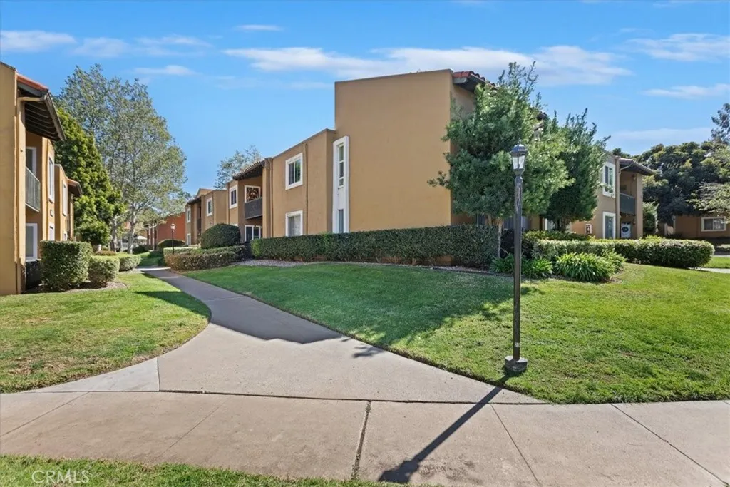 17099 W Bernardo 203, San Diego, California 92127 home-pic-2