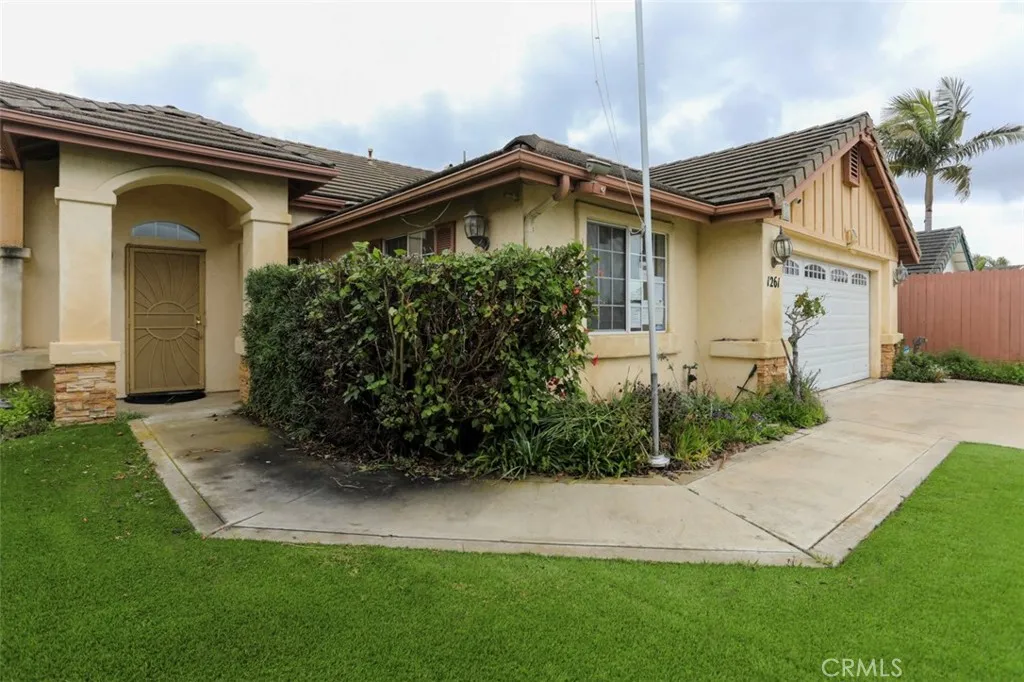 1261 San Sorrento Court, Grover Beach, California 93433 home-pic-3