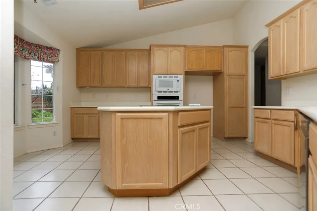 1261 San Sorrento Court, Grover Beach, California 93433 home-pic-16