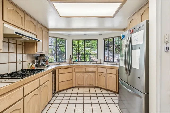 spacious kitchen