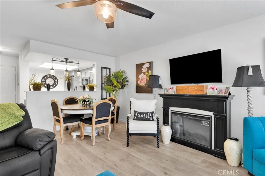 19047 Primrose Lane, Apple Valley, California 92308 home-pic-11