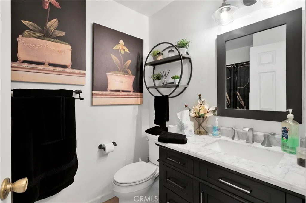 19047 Primrose Lane, Apple Valley, California 92308 home-pic-19