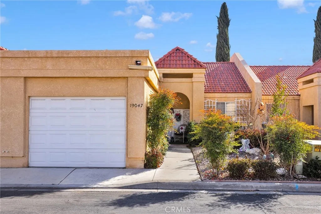 19047 Primrose Lane, Apple Valley, California 92308 home-pic-43