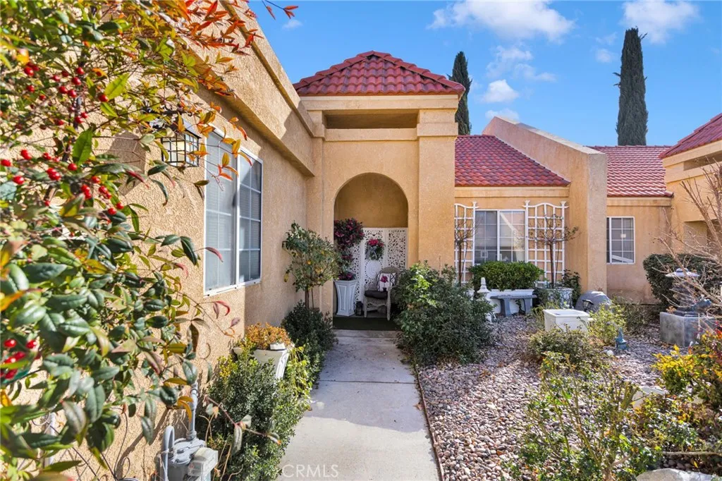 19047 Primrose Lane, Apple Valley, California 92308 home-pic-3