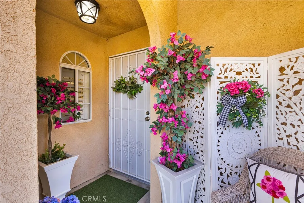 19047 Primrose Lane, Apple Valley, California 92308 home-pic-4