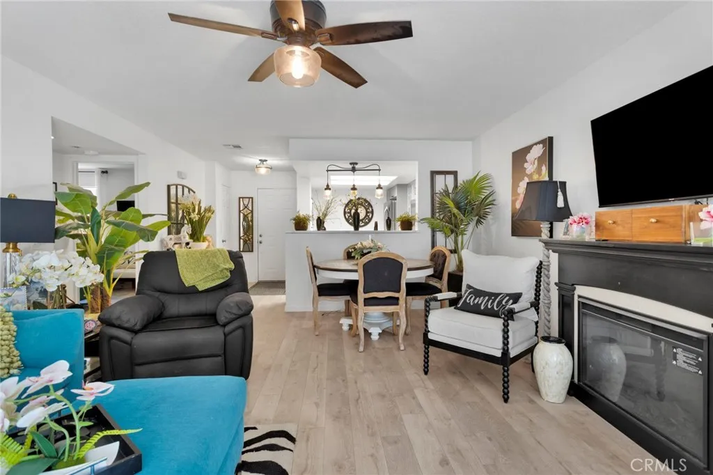 19047 Primrose Lane, Apple Valley, California 92308 home-pic-9
