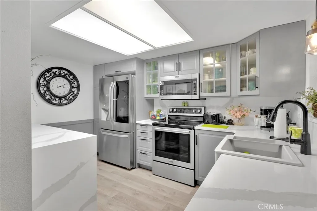 19047 Primrose Lane, Apple Valley, California 92308 home-pic-12