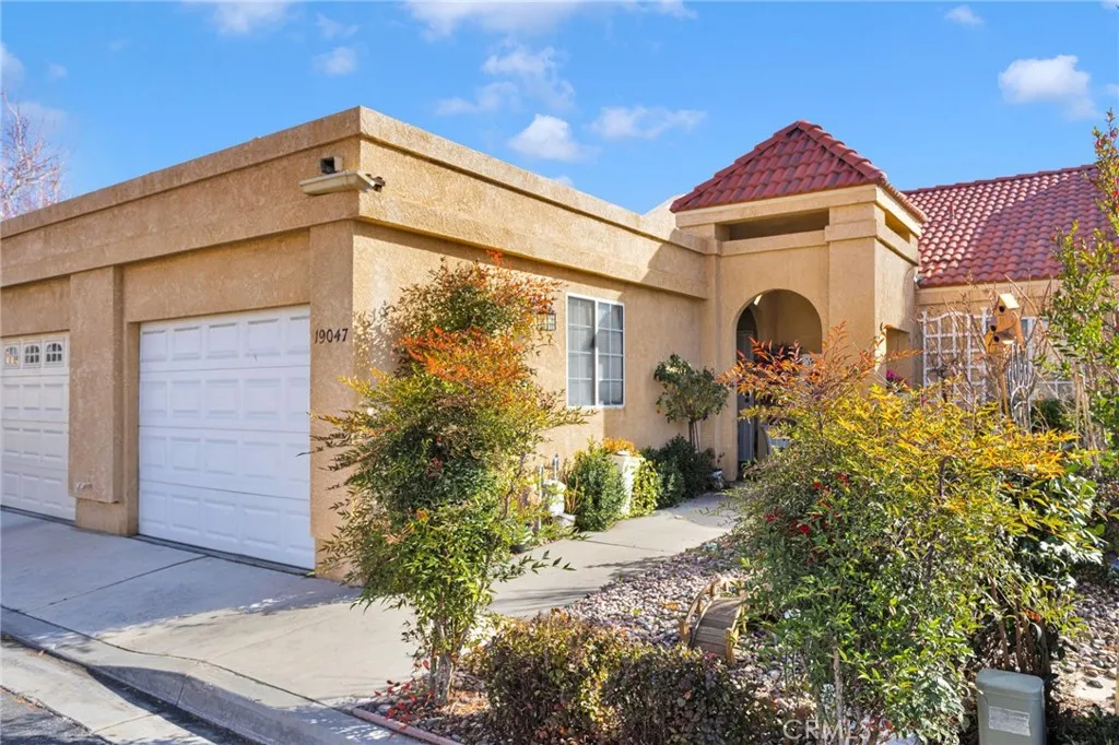 19047 Primrose Lane, Apple Valley, California 92308 home-pic-2