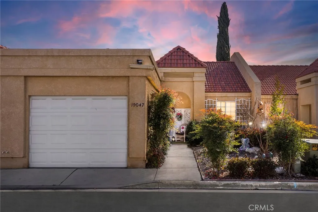 19047 Primrose Lane, Apple Valley, California 92308 home-pic-1