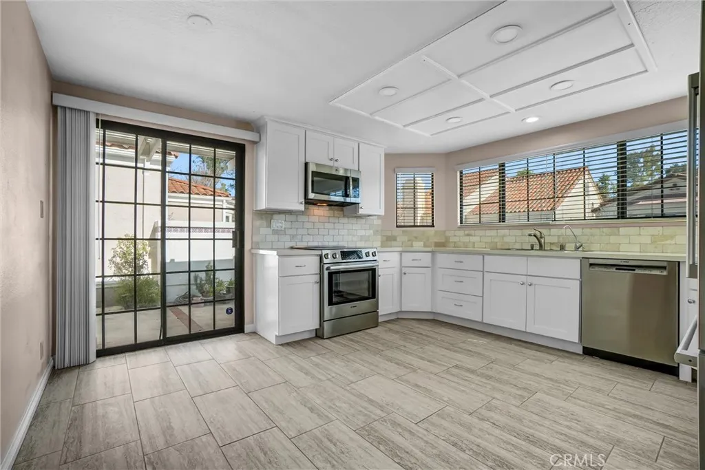 28404 Buena Vista, Mission Viejo, California 92692 home-pic-11